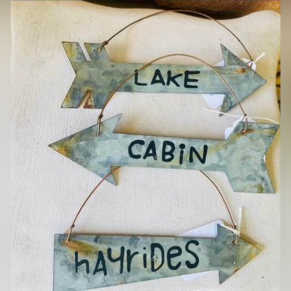 *Galvanized Metal Rustic Arrow Ornament **listing is for Hayrides ornament only* - Picture 5 of 6